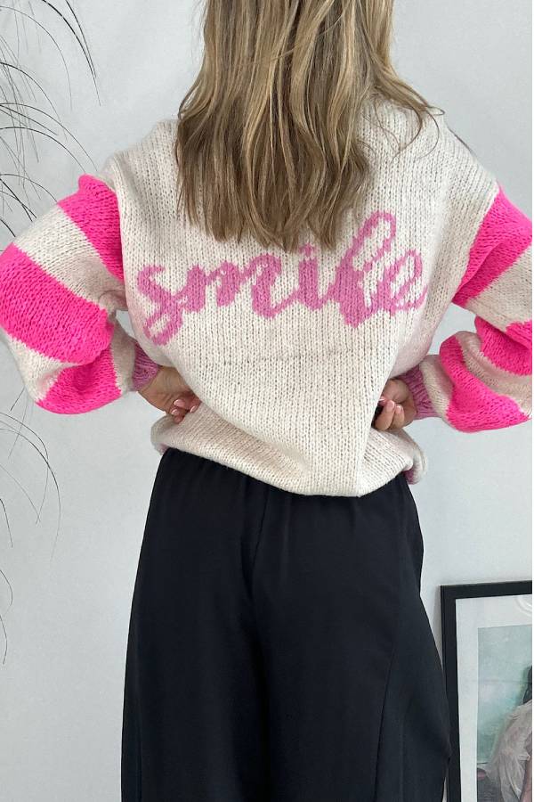 Stilla | Positivitet Og Varme Løs Pullover Fra Happy Face Strik I Kontrastfarve