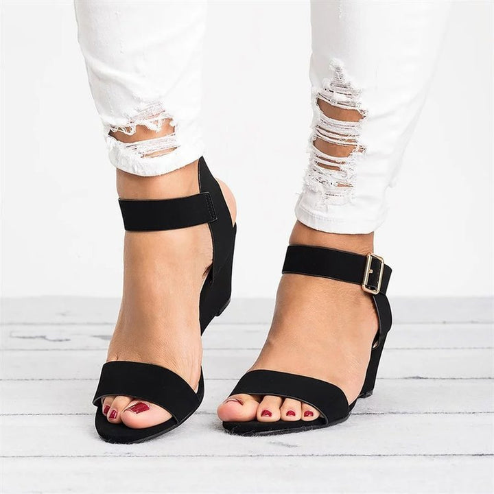 Dame Wedge-sandaler med elegant rem-design og komfortabelt fodseng Stilla