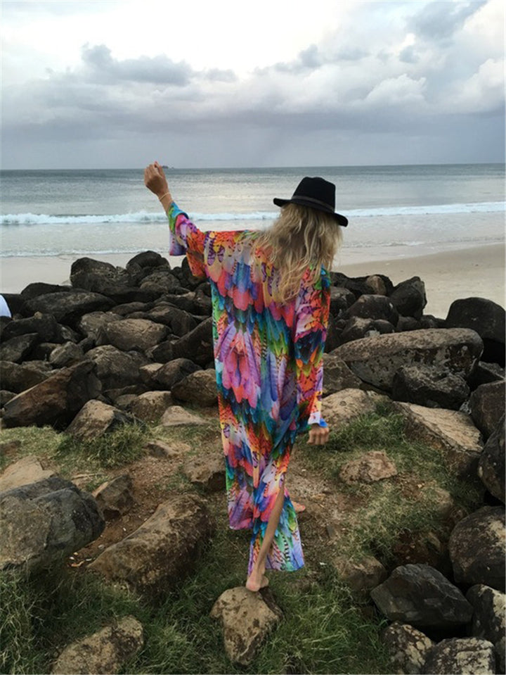 Dame Strandkimono med farverigt fjerdesign og bred pasform Stilla