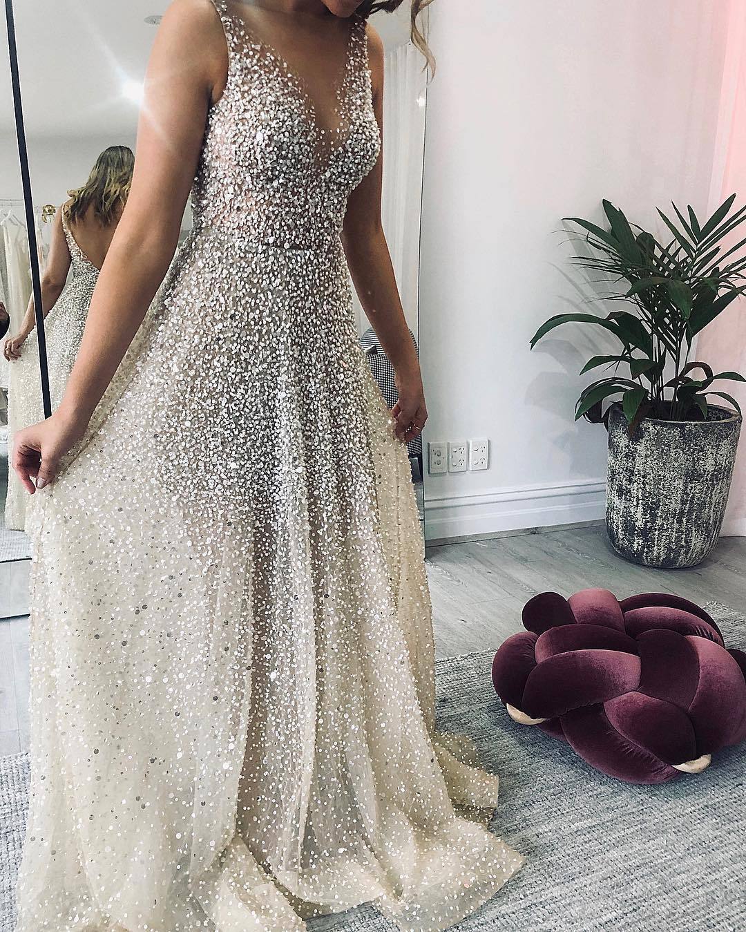 Dame Elegant aftenkjole med glitrende pailetter og flydende skirt Stilla