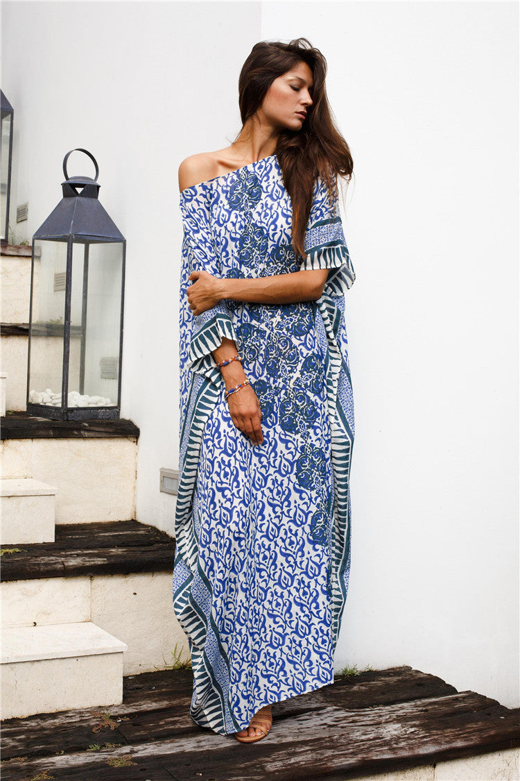 Dame kaftan med elegant blomstermotiv og luftig silhuet Stilla