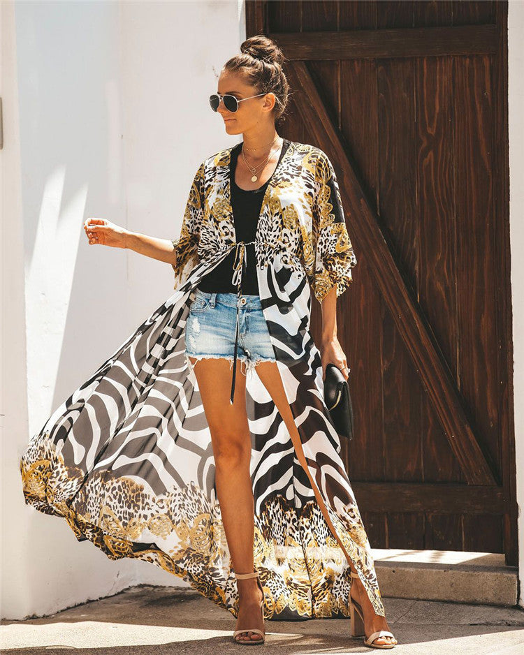 Dame strandkimono med A-formet silhuet og elegant dyreprint Stilla