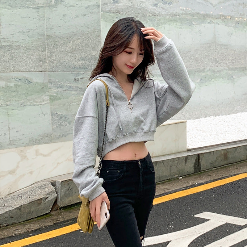 Kvindernes moderne cropped hoodie med nøglering Stilla
