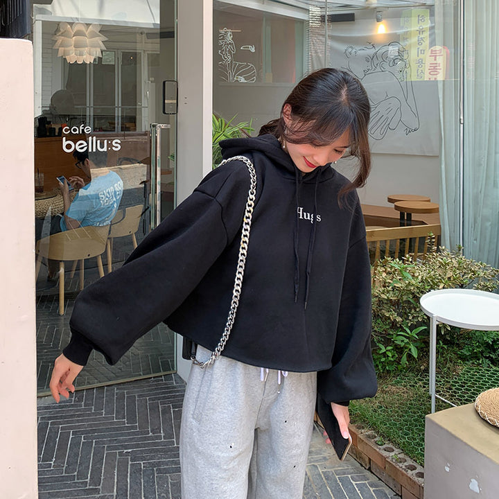 Kvinders afslappede cropped hoodie med oversized ærmer Stilla