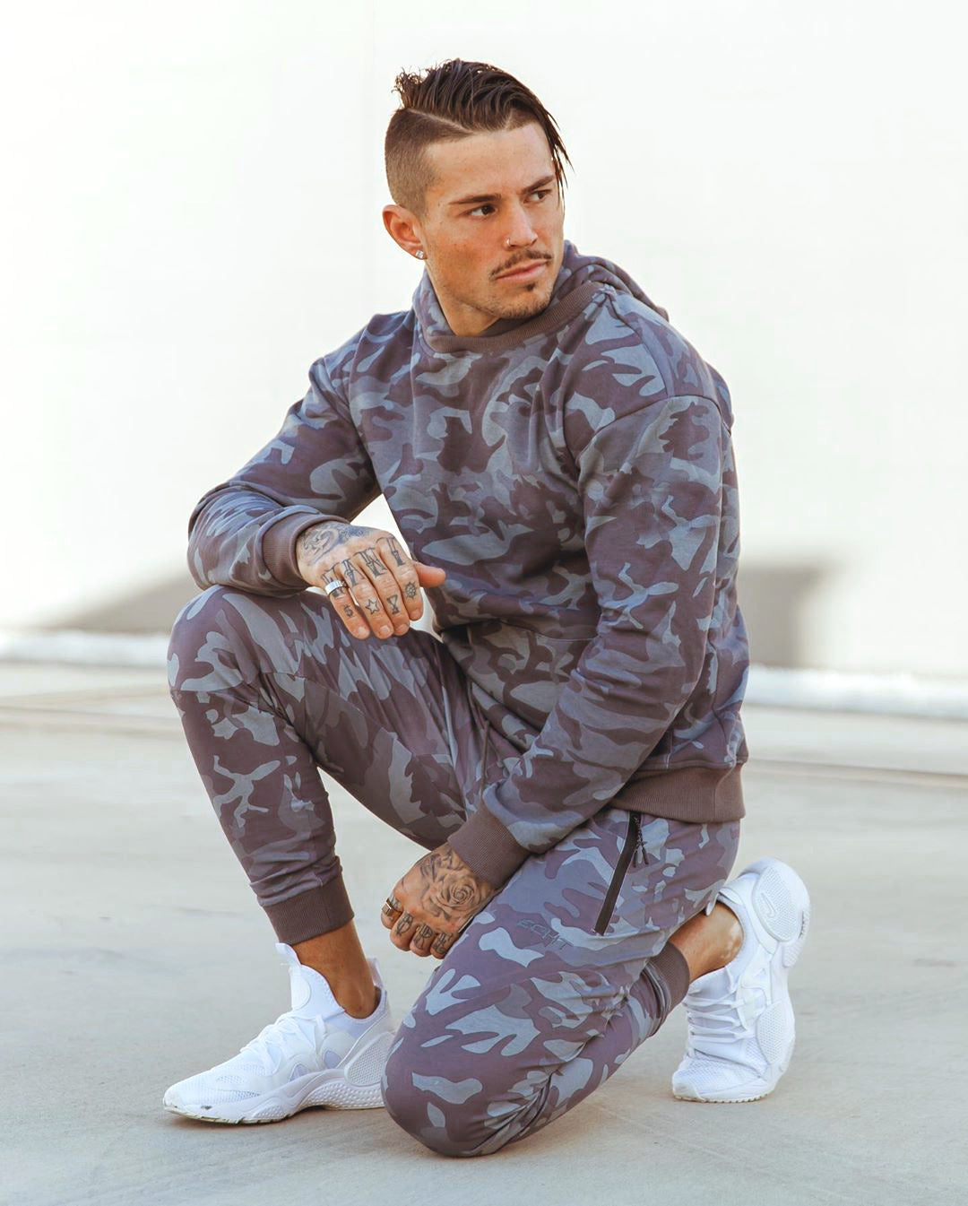 Herrer Camouflage Sweatpants sæt med hætte og elastisk talje Stilla