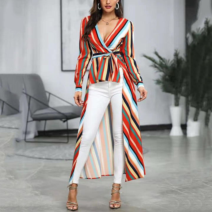 Dame langærmet bluse med extravagante striber og elegant indpakningsdesign Stilla