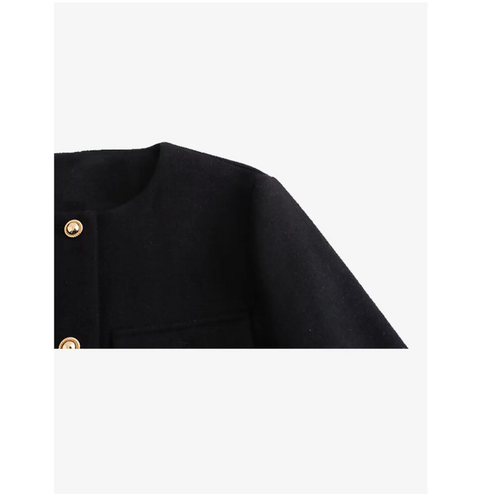 Stilla | Elegant Flyverbluse med Dobbelt Frontlommer og Knaplukning