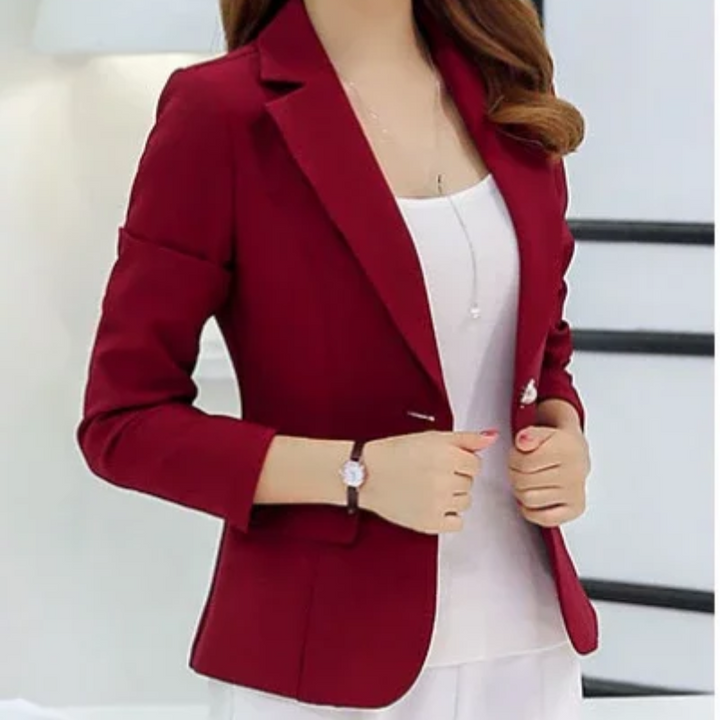 Stilla | Elegant Dame Blazer Med Knaplukning Ved Anklen