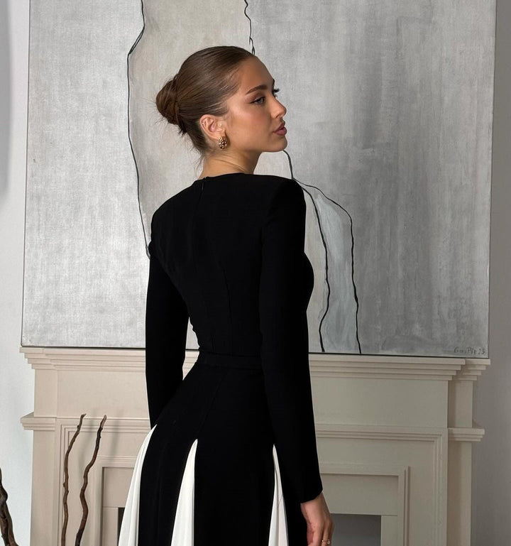 Stilla | Monokrom Elegancitet Max Dress