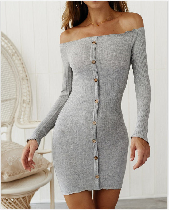 Dame Off-Shoulder Kjole med knapdetaljer og figursyet snit Stilla