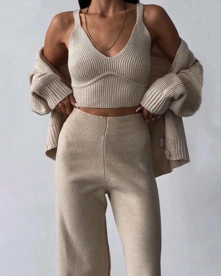 Stilla | Elegant Tre-delt Sæt Med V-udskæring