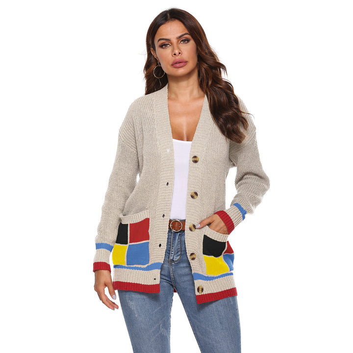 Dame strikjakke med farverigt patchwork-design og funktionelle lommer Stilla