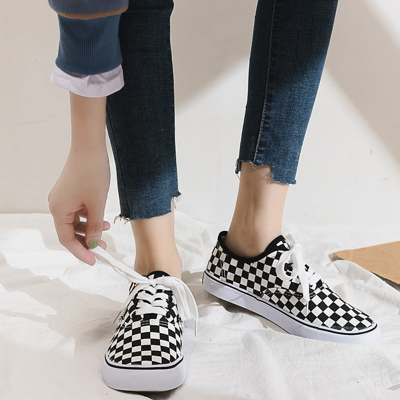 Dame Slip-On Sneakers med moderne skakbræt mønster og skridsikker sål Stilla