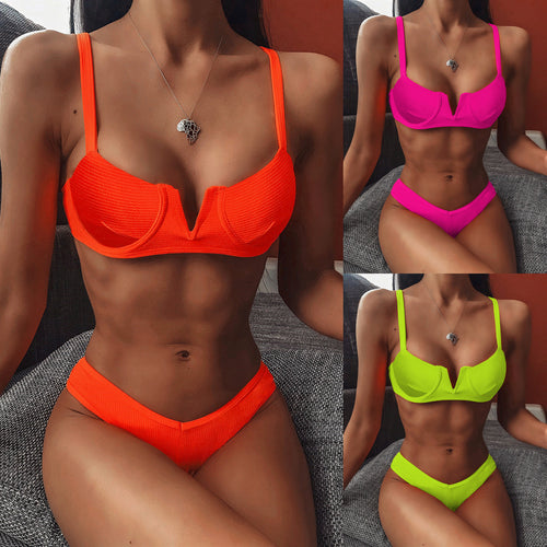 Dame bikini med elegant ribdesign og justerbare stropper Skovae