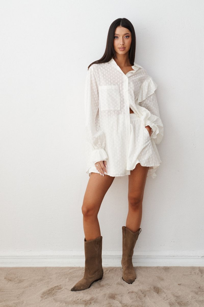 Stilla | Skjorte og shorts i hvid jacquard bomuld