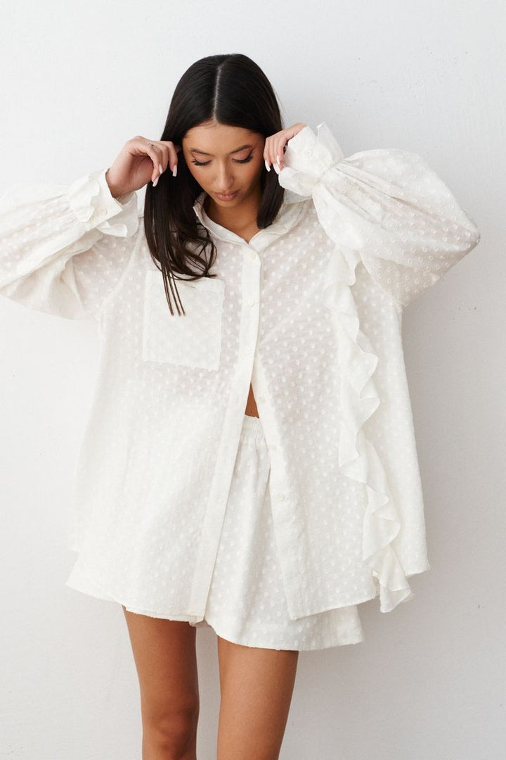 Stilla | Skjorte og shorts i hvid jacquard bomuld