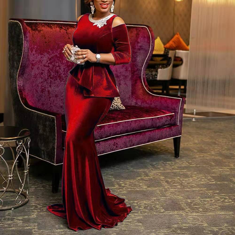 Dame Glamourøst Aftenkjole med glitrende taljesnit og elegante skulderdetaljer Stilla