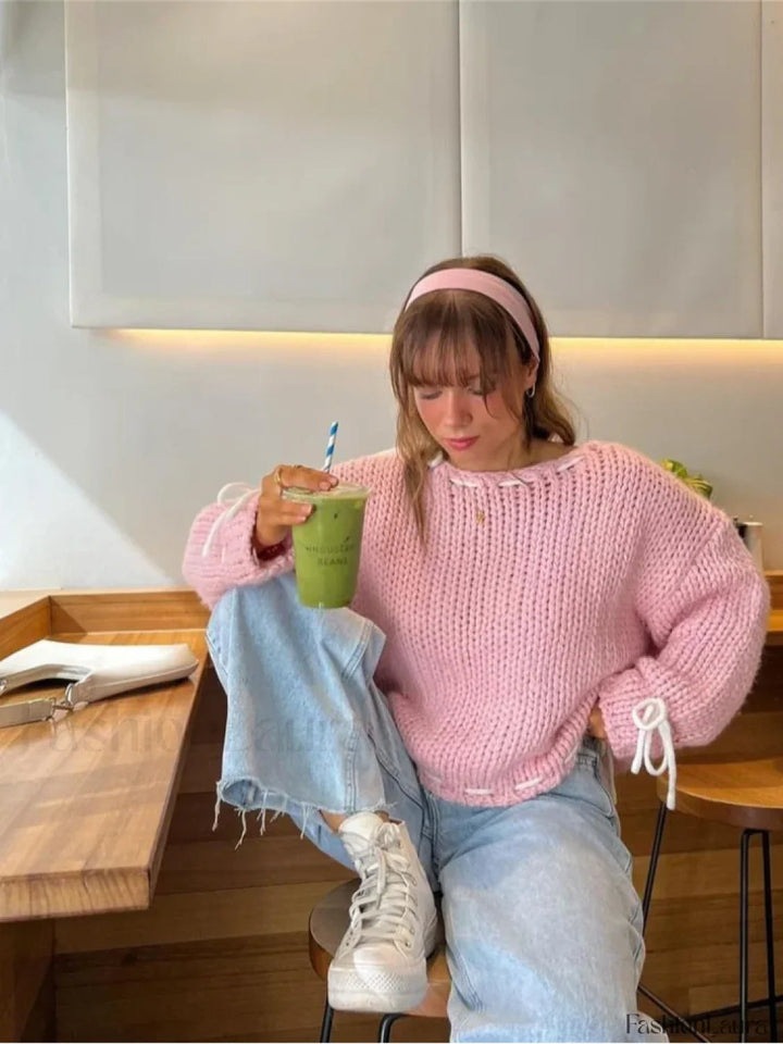 Stilla | Lækkert Strik Sweater med Kontrastdetalje
