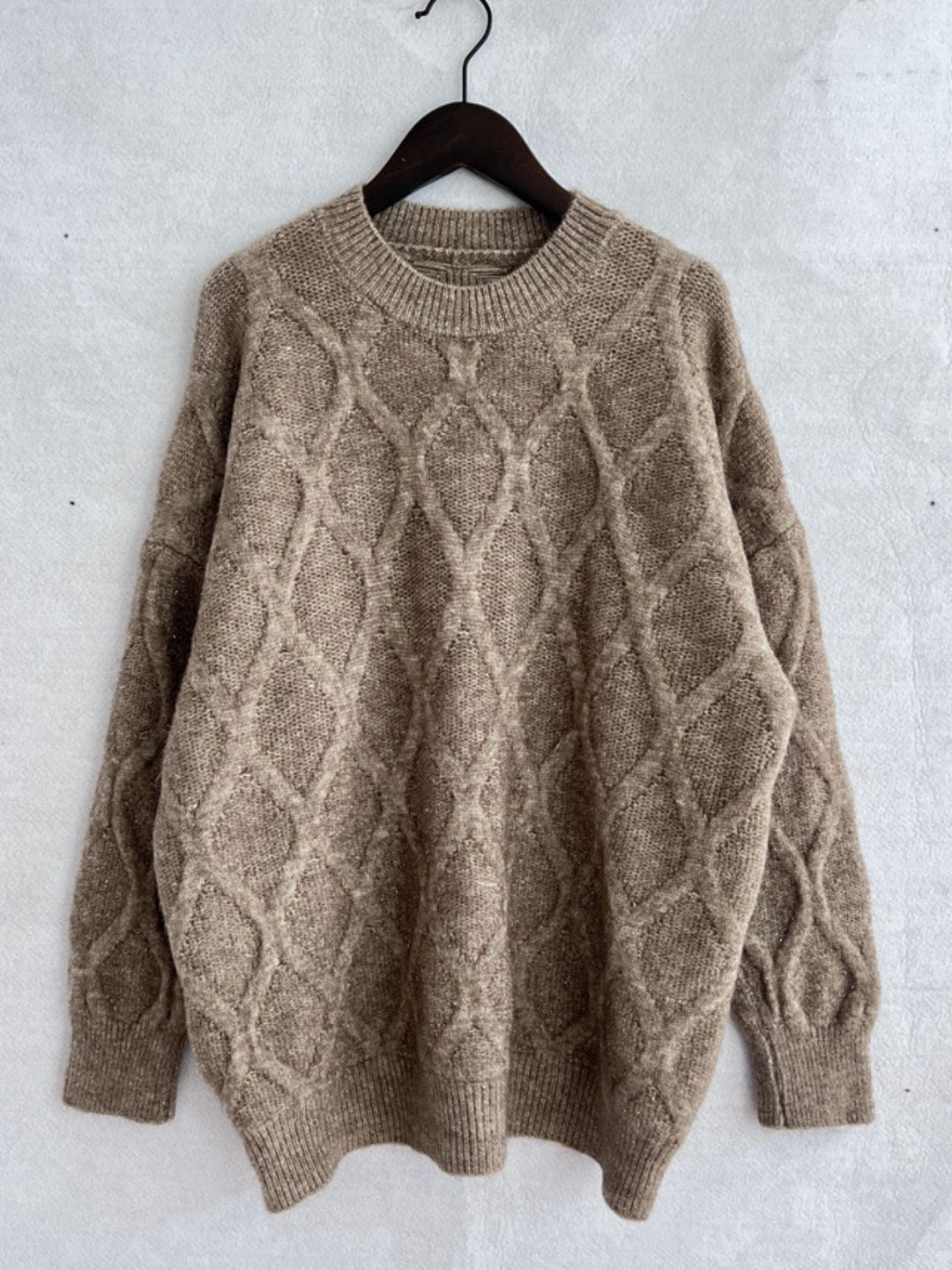 Stilla | Klassisk Pullover med Rund Halsudskæring og Lange Ærmer