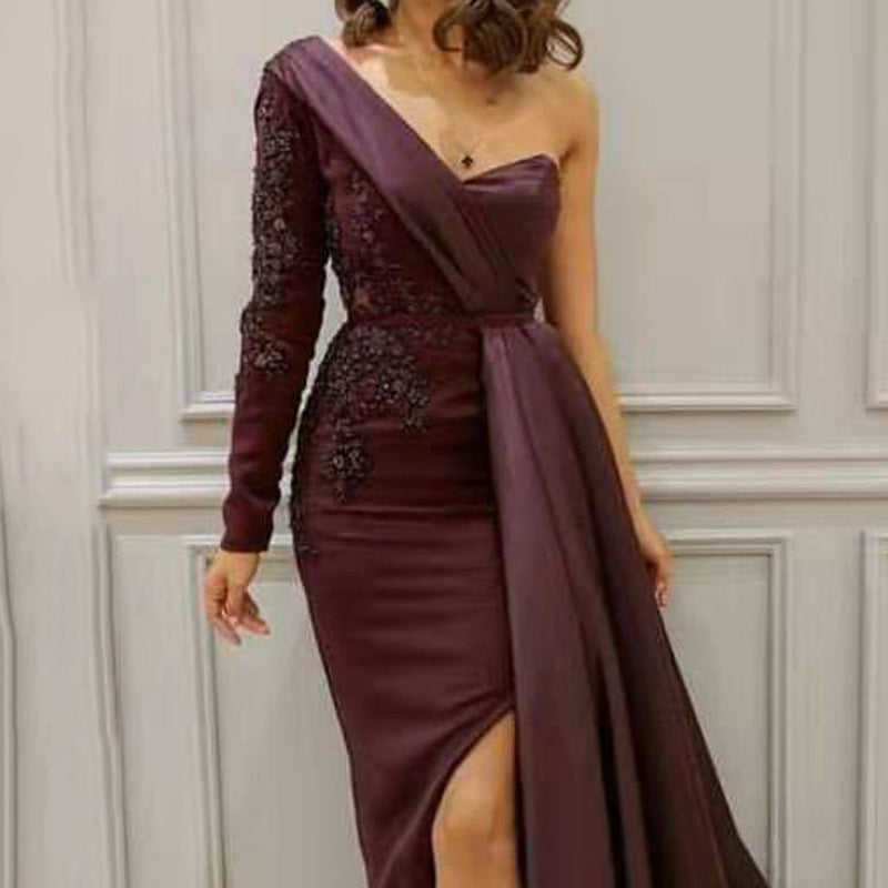 Damer Elegant Aftenkjole med asymmetrisk snit og floral spidskant Stilla