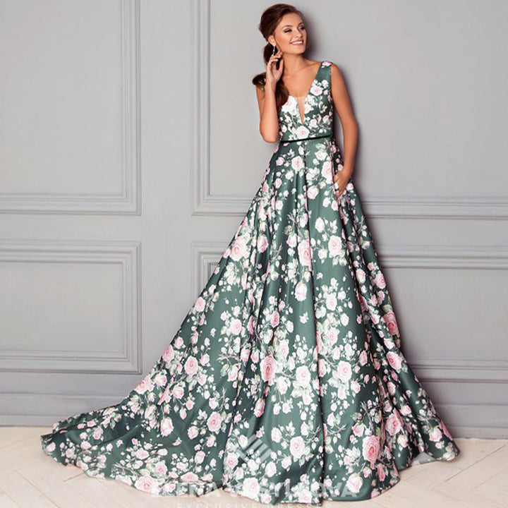 Dame aftenkjole med elegant A-linje silhuet og floraltryk Stilla