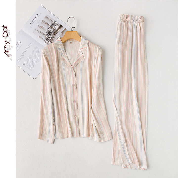 Dame pyjamasæt med let, åndbar satin og elegante striber Stilla