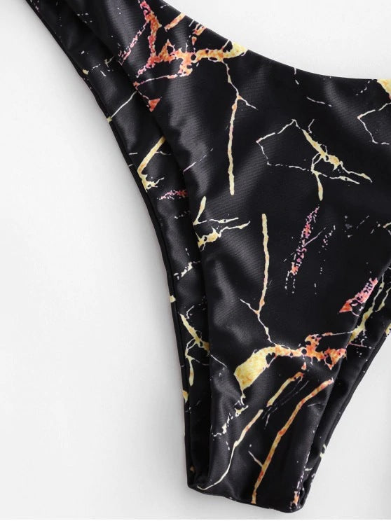 Dame triangel-bikini med moderigtigt snit og trendy marmormønster Stilla