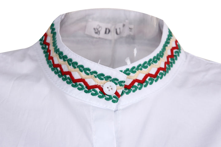Damebluse med farverige broderier og moderne krave Stilla