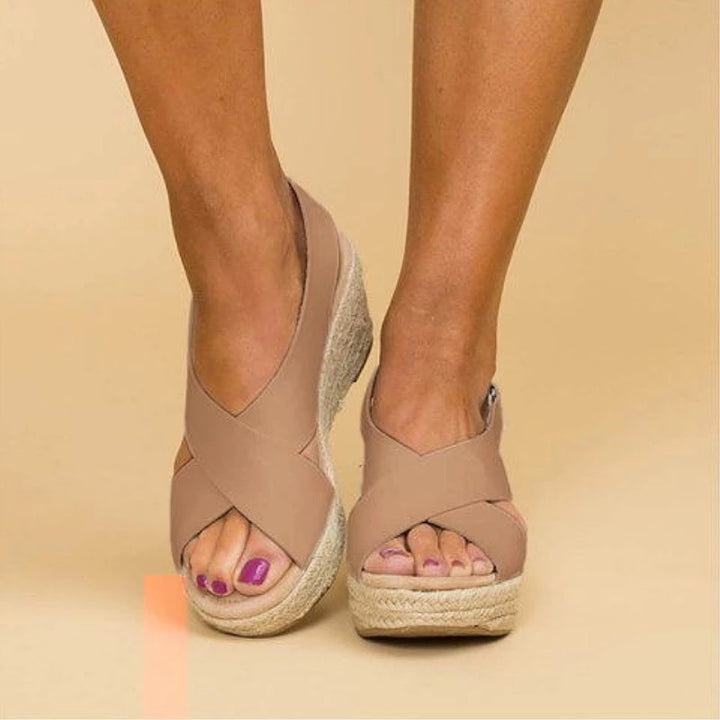 Dame Elegante Plateau-sandaler med krydsede remme og blødt fodseng Stilla
