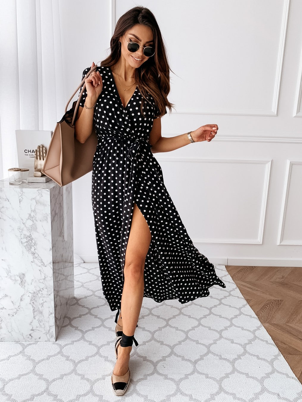 Dame maxikjole med v?kseoptik, h?jeste komfort og elegant polka-prikker-design Stilla