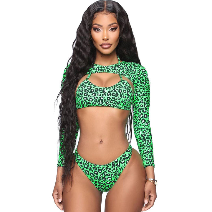 Dame Sporty bikini med langærmet design og moderigtigt cut-out Skovae