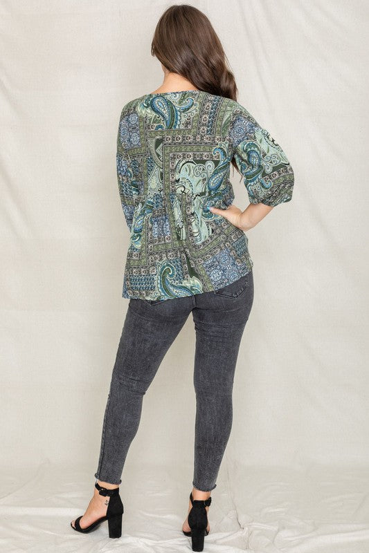 Stilla | Knap Accent Paisley Top