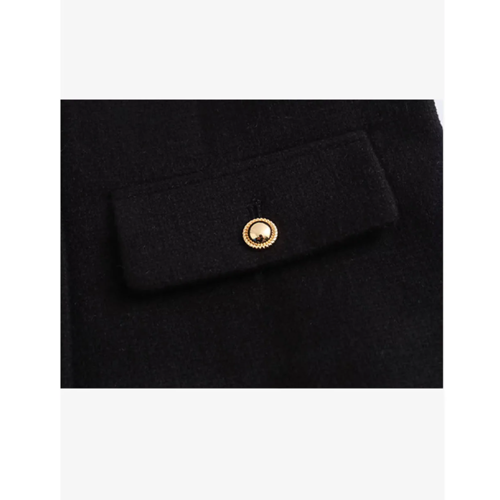 Stilla | Elegant Flyverbluse med Dobbelt Frontlommer og Knaplukning
