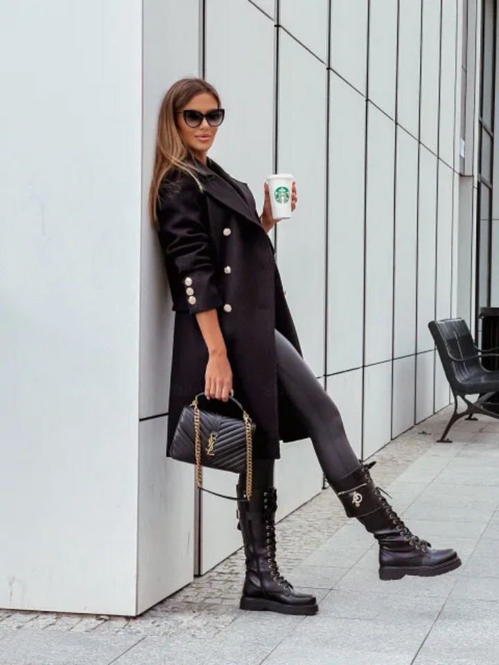 Stilla | Dame Slim Fit Frakkef Med Dobbeltknap Og Elegante Detaljer