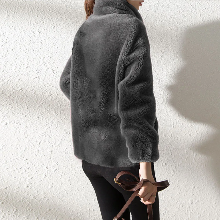 Stilla | Dame Trenchcoat Af Suede, Oversize Stil Med Brede Revers