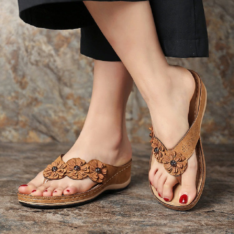 Dame Elegant Tåseparator Sandaler med mode Blomsterapplikationer og ergonomisk Sål Stilla