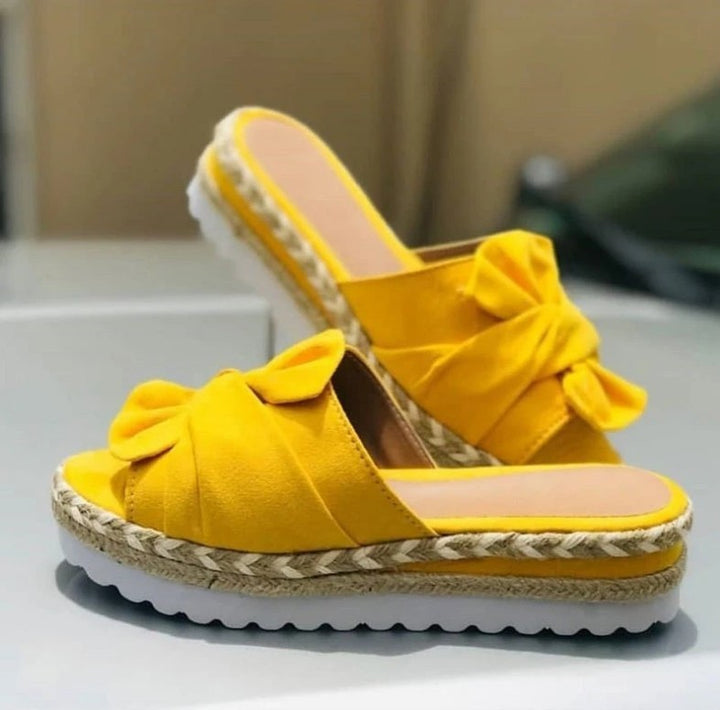 Dame Wedge-sandaler med dekorativt sløjfedesign og komfortabel sål Stilla