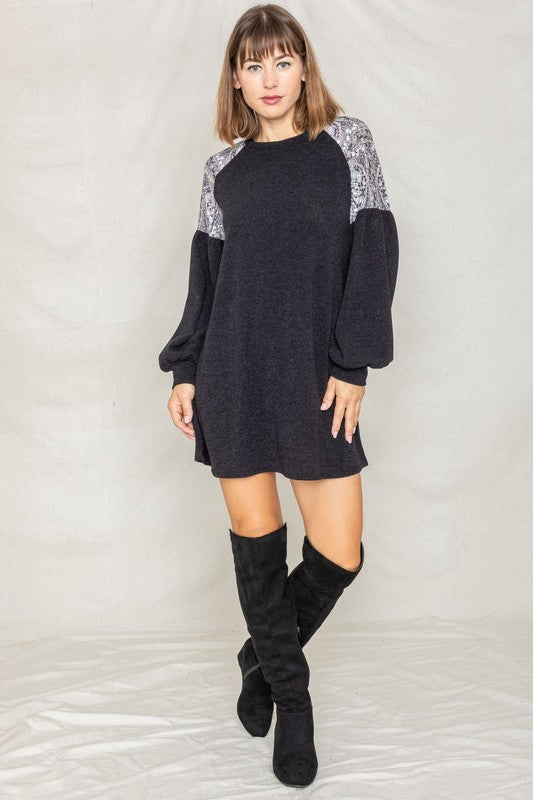 Stilla | Paisley Skulder Accent Tunika Kjole