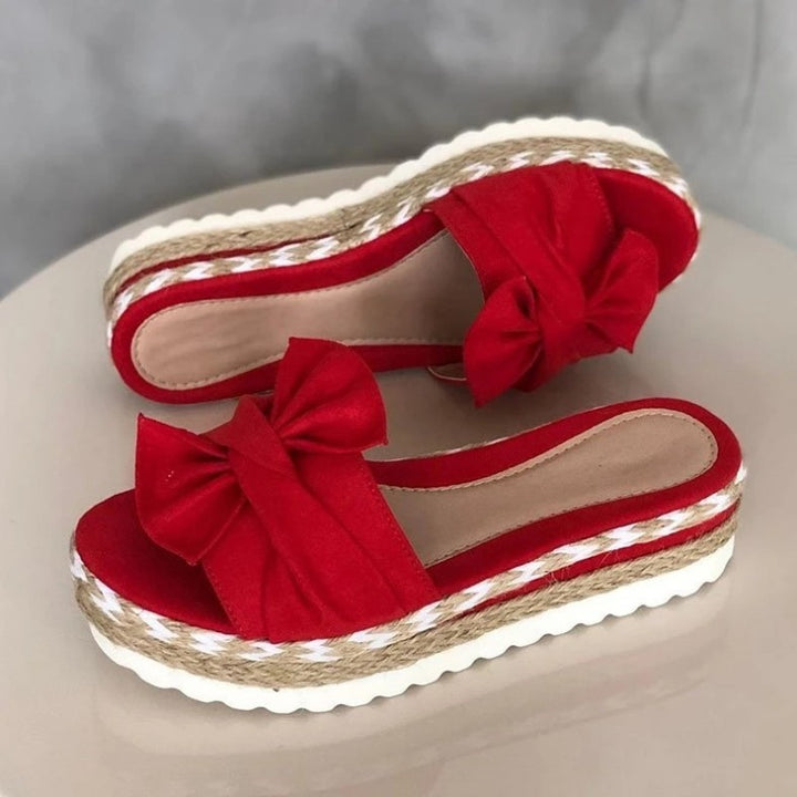 Dame Wedge-sandaler med dekorativt sløjfedesign og komfortabel sål Stilla
