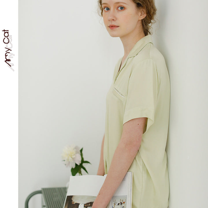 Dame Satin pyjamasæt med elegant krave og komfortabel pasform Stilla