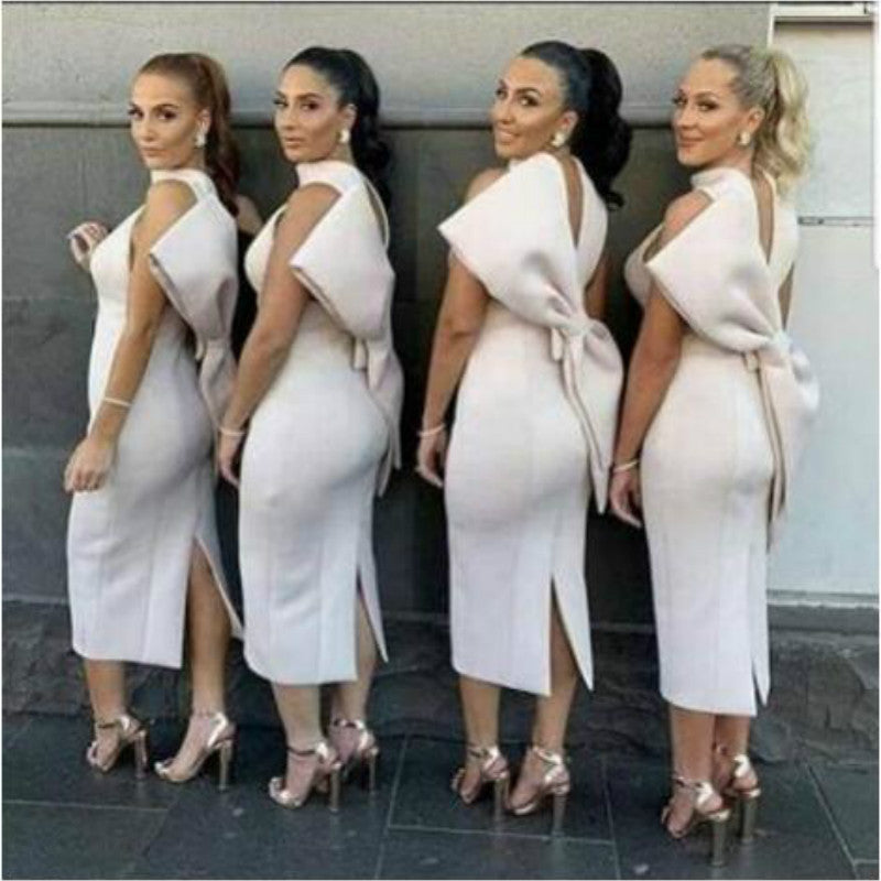 Damer Elegant Midi Kjole med asymmetrisk U-hals og innovativ volangdetalje Skovae