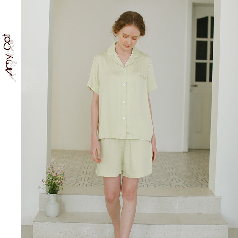 Dame Satin pyjamasæt med elegant krave og komfortabel pasform Stilla