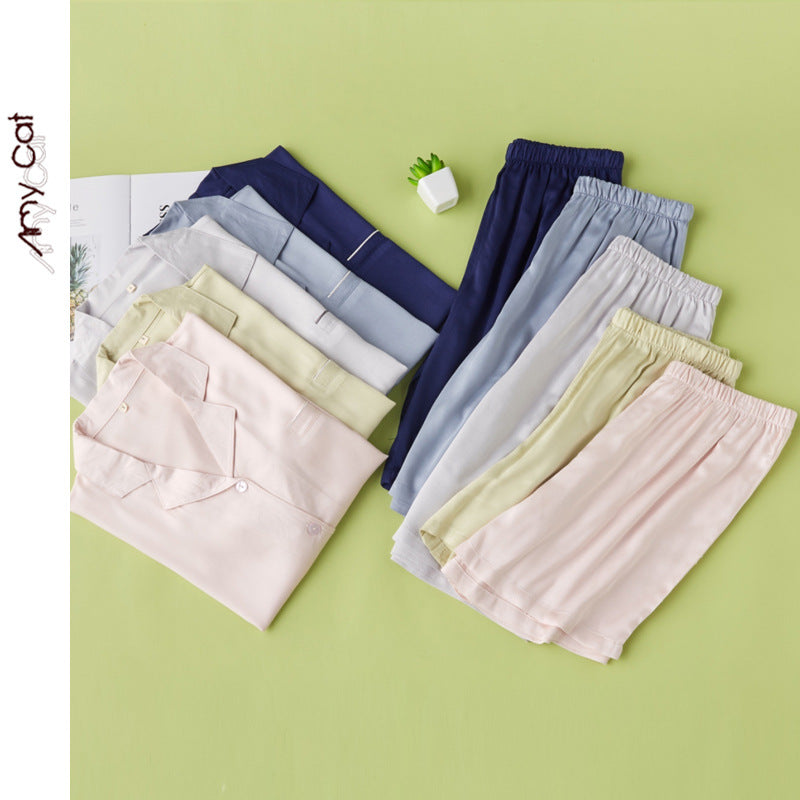 Dame Pyjamasæt i let satin med elegant knaplukning og komfortabel pasform Stilla