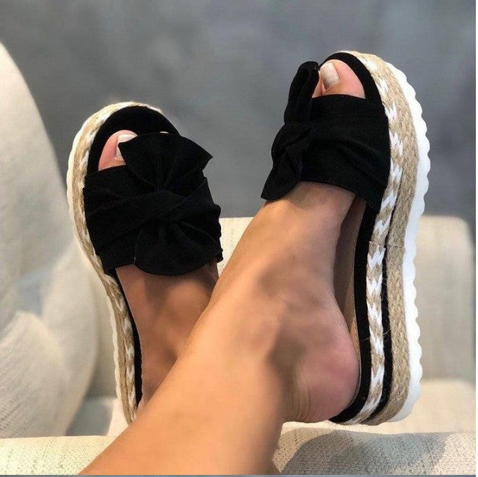 Dame Wedge-sandaler med dekorativt sløjfedesign og komfortabel sål Stilla