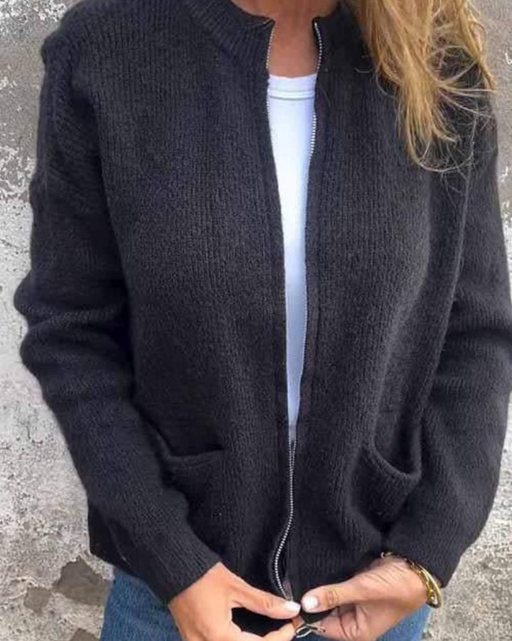 Stilla | Enkel Jakke med Klassisk Lynlås Design
