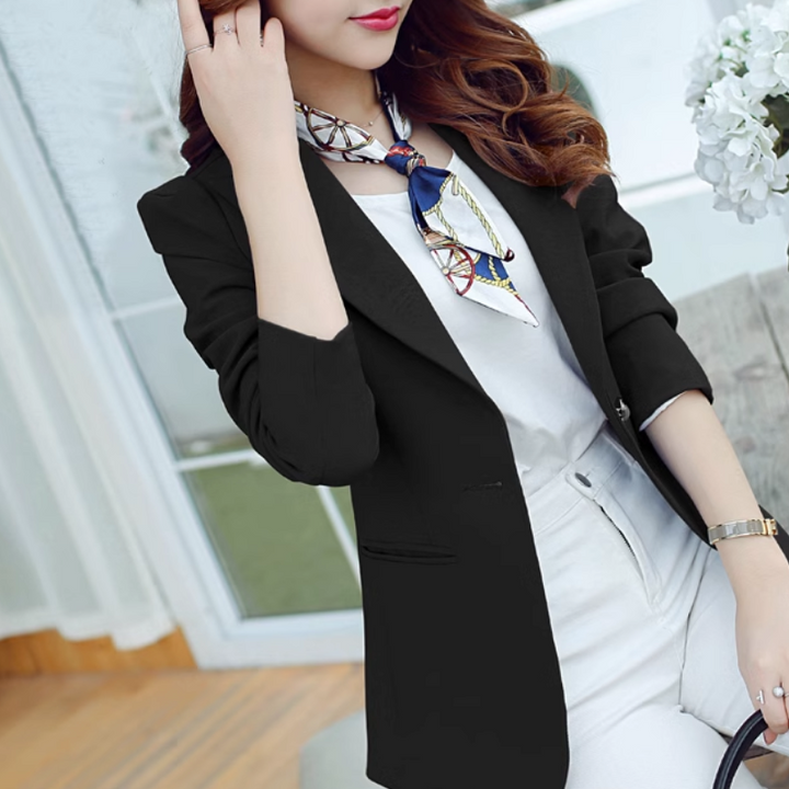 Stilla | Elegant Dame Blazer Med Knaplukning Ned Til Anklen