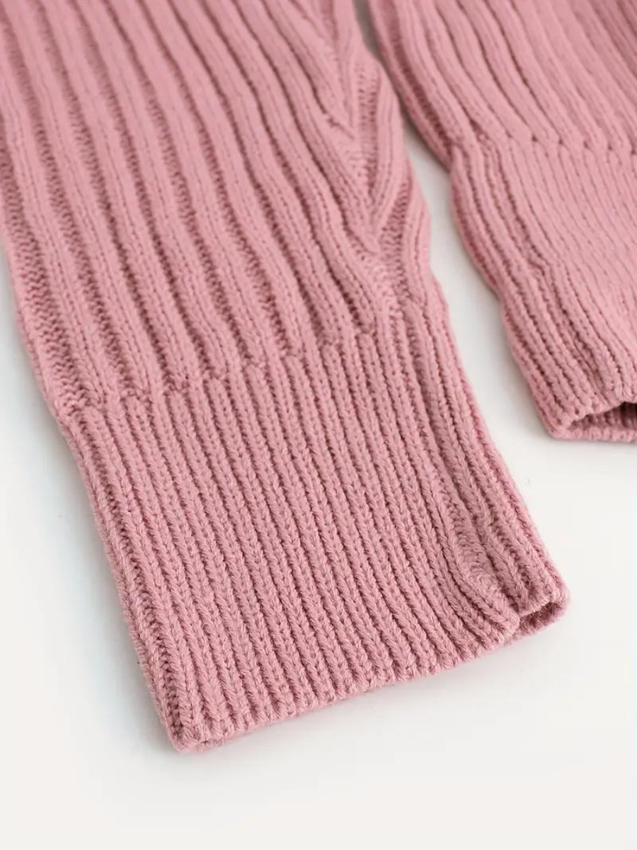 Stilla | Pullover i ribstrik med asymmetrisk udskæring