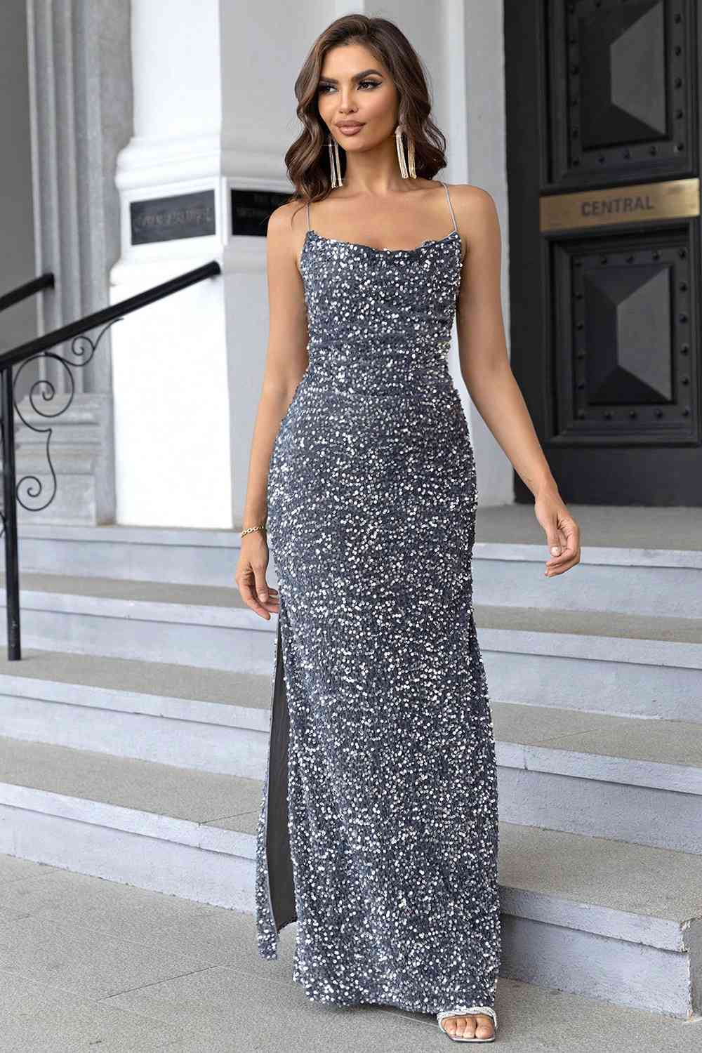 Stilla | Rygfri Split Maxi Kjole