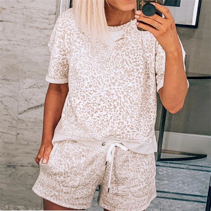 Dame fritidsoutfit med dyremønster og elastisk talje Stilla