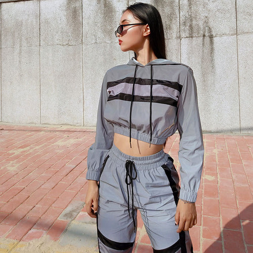 Damer sporty cropped hoodie med stilfuldt farveblokdesign Stilla